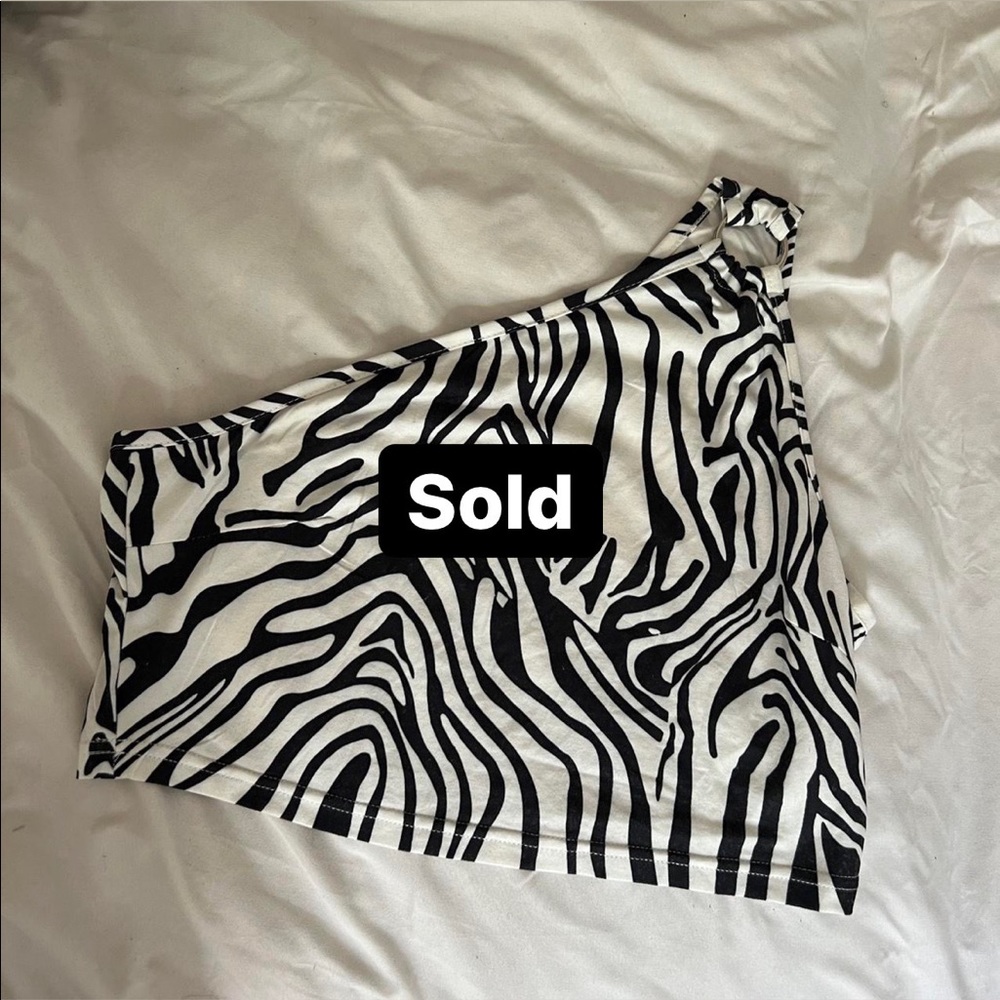 One shoulder black and white zebra animal print crop top